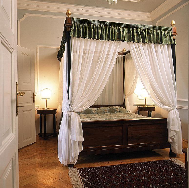 Sir David Balaton Castle Apartmanok Balatonszepezd Exterior foto