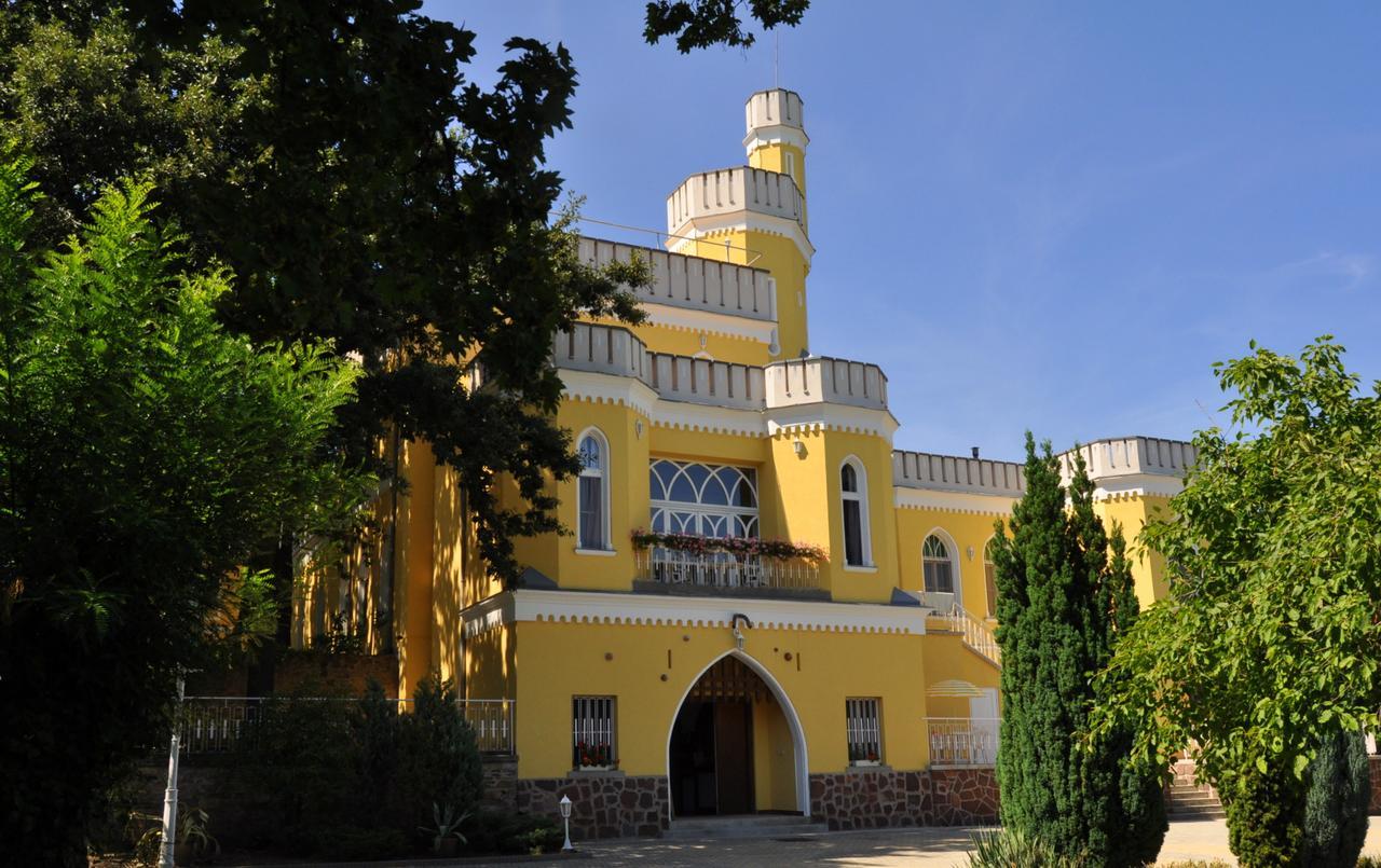 Sir David Balaton Castle Apartmanok Balatonszepezd Exterior foto