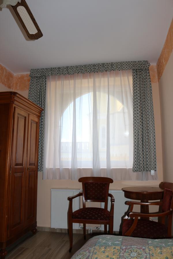 Sir David Balaton Castle Apartmanok Balatonszepezd Exterior foto