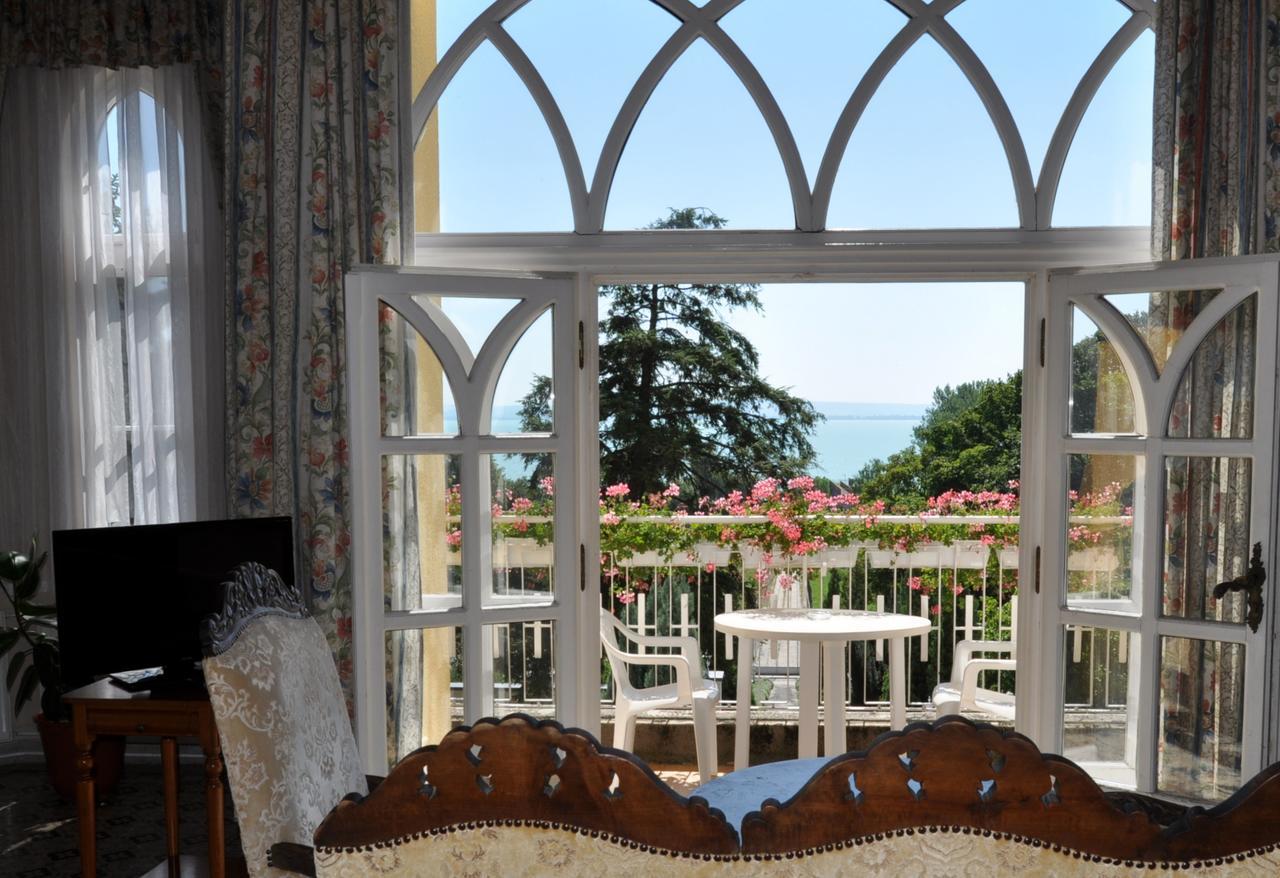 Sir David Balaton Castle Apartmanok Balatonszepezd Exterior foto