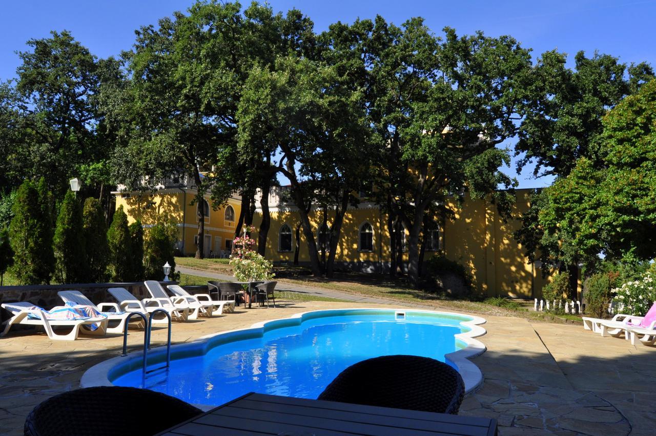Sir David Balaton Castle Apartmanok Balatonszepezd Exterior foto